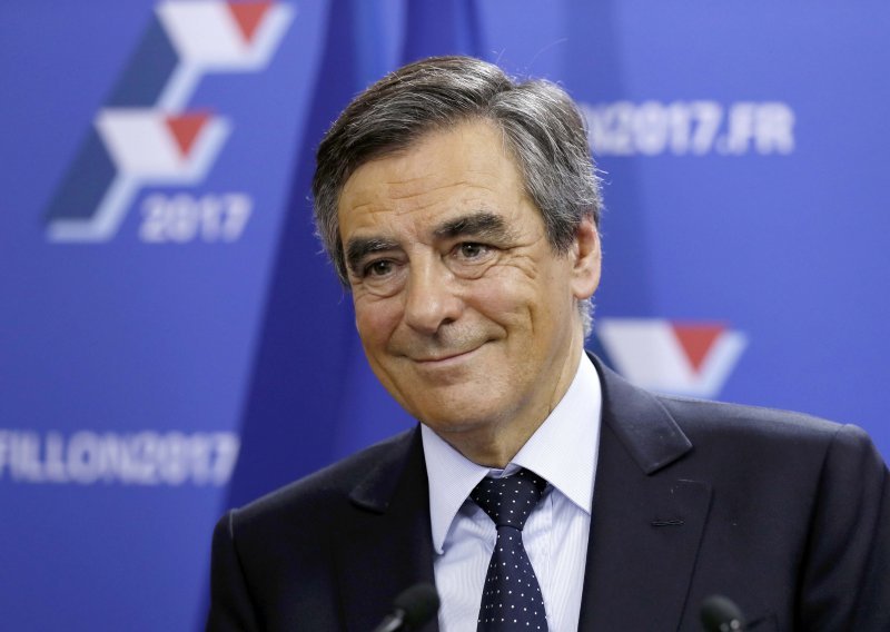 Fillon: EU treba razgovarati i s ratnim zločincima da se zaustavi rat u Siriji