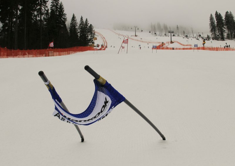 Ženski veleslalom pomaknut na nedjelju