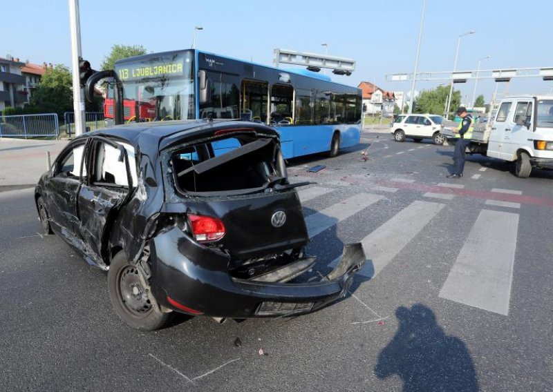 Dvije prometne nesreće u Zagrebu - poginuo motociklist