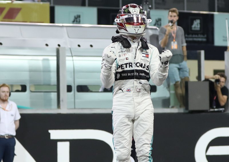 Hamiltonu 'pole-position', a veliku sezonu Mercedesa potvrdio i Valtteri Bottas