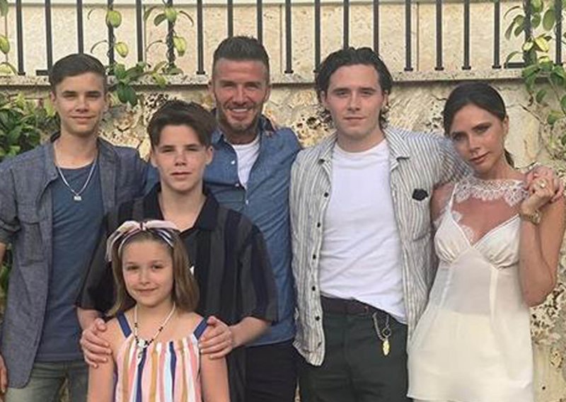 Victoria i David Beckham namjeravaju krstiti kćer i sina na Božić