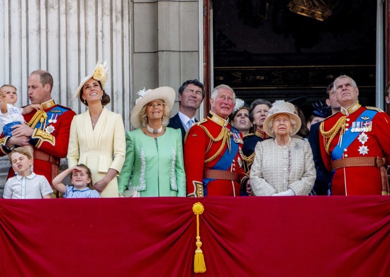 Princ Charles priprema velike promjene u kraljevskoj obitelji