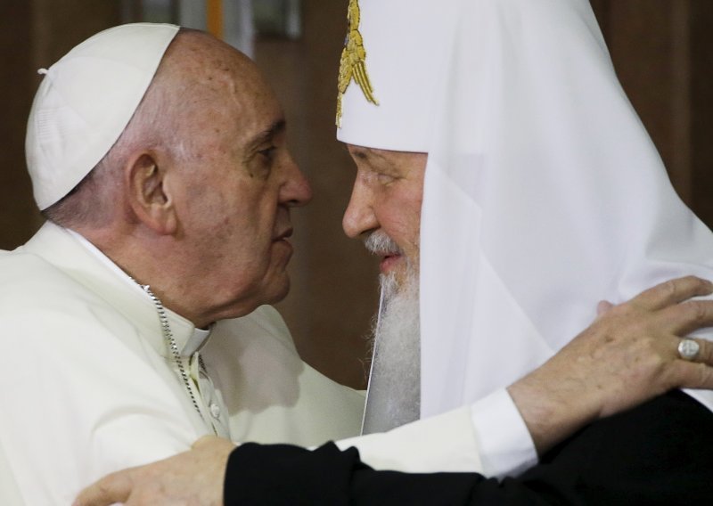 Castro: Susret Pape i Kirila potiče nadu u narodima