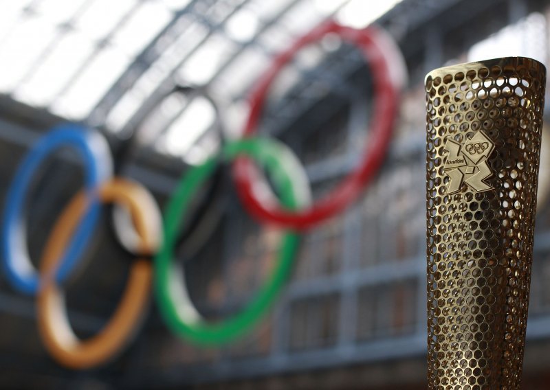 Organizatori otkrili olimpijsku baklju