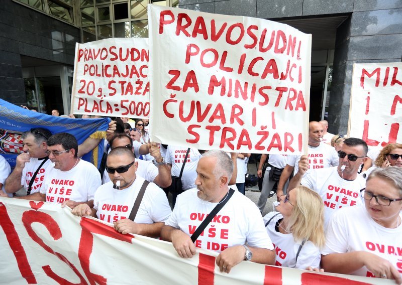 Otvorena Pandorina kutija: Štrajkom sad prijete policajci, carinici, liječnici... Podsjećamo na to što traže