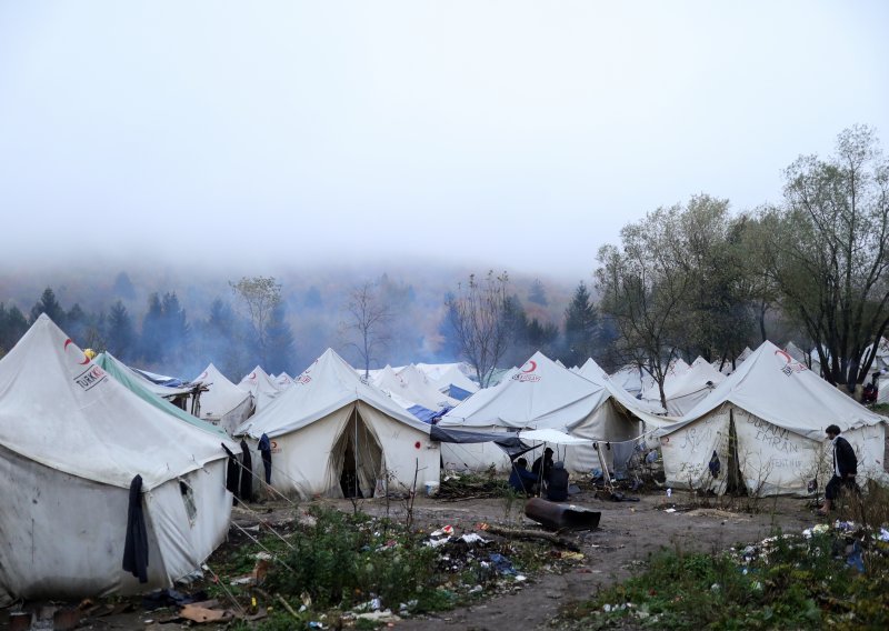 Premještanje migranata iz kampa Vučjak najavljeno za srijedu