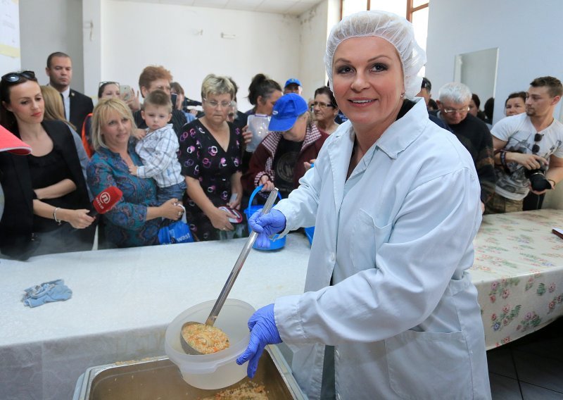 Uspoređuju je s Marijom Antoanetom, no hoće li zatvorski kolači Kolindu Grabar Kitarović odvesti na političku giljotinu?