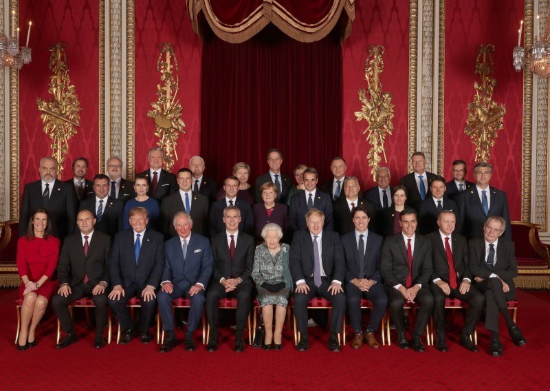 Kraljica Elizabeta II primila hrvatskog premijera i druge čelnike zemalja članica NATO-a uoči velikog summita