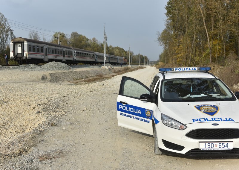 U Varaždinu u naletu vlaka poginuo vozač automobila