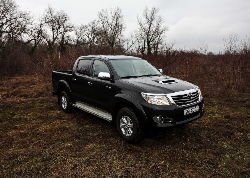 Toyota Hilux D-4D Pick up - nezaustavljivi šljaker