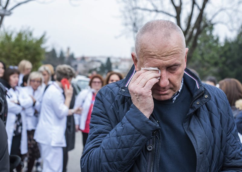 Smijenjeni šef Srebrnjaka u suzama: Nikom nisam lizao dupe, a sad nakon 23 godine ne mogu u krug bolnice!