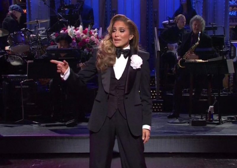 Jennifer Lopez se pohvalila boljim izgledom nego prije dvadeset godina: Odbacivanjem odjeće to je i dokazala