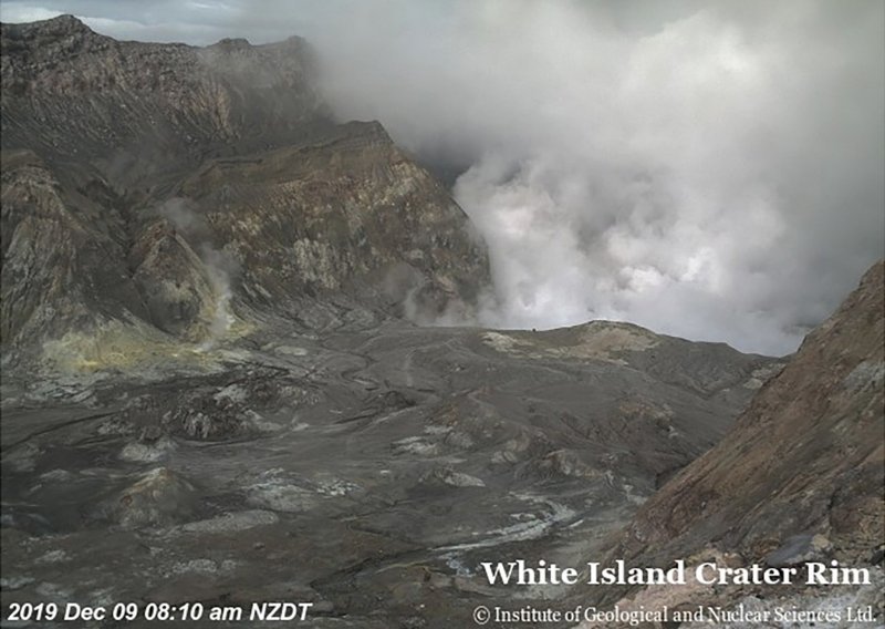 Pet mrtvih u erupciji vulkana na Novom Zelandu