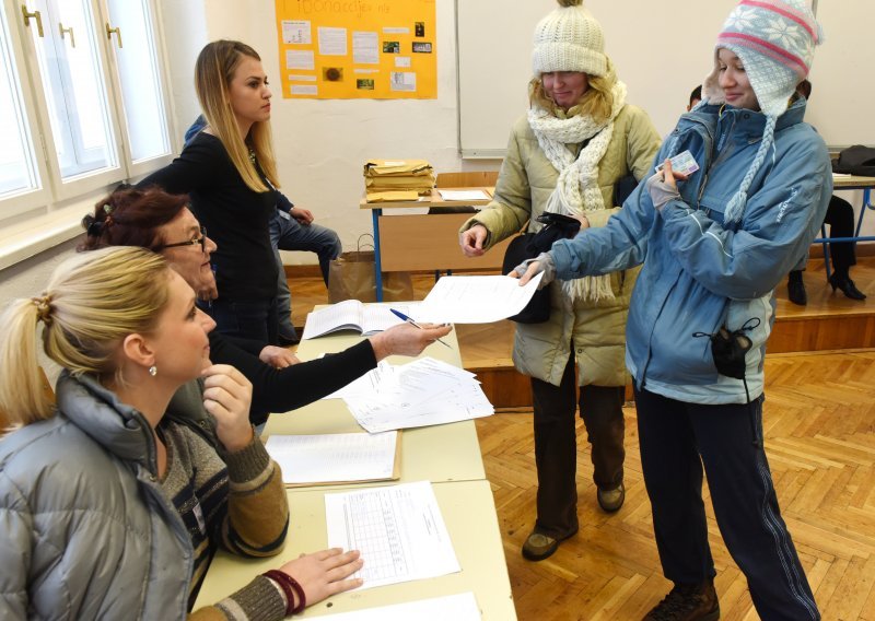 Jeste li na biračkom popisu? Provjerite, jednostavno je. Vaš glas mogao bi biti presudan