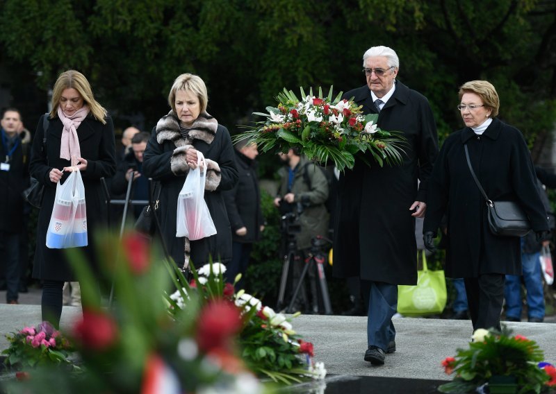 Provjerite tko je sve na Mirogoju obilježio 20. obljetnicu smrti Franje Tuđmana