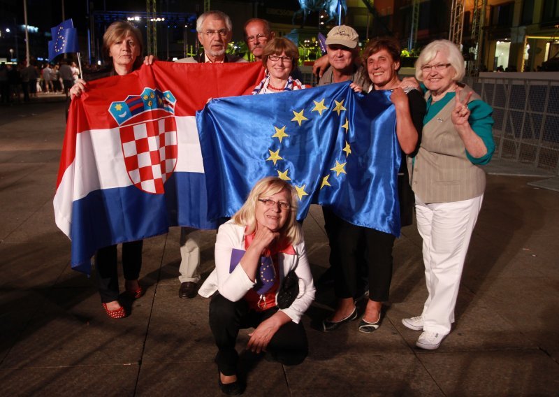 Hrvatima je u EU manje-više dobro, ali demokracijom u Hrvatskoj nikako nisu zadovoljni
