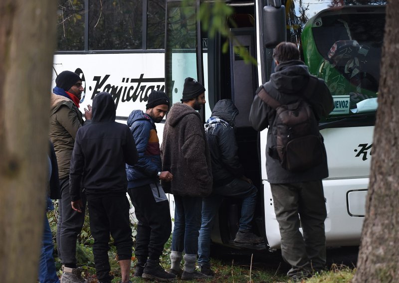 Svi migranti prebačeni iz Vučjaka, dio ipak smješten u Blažu