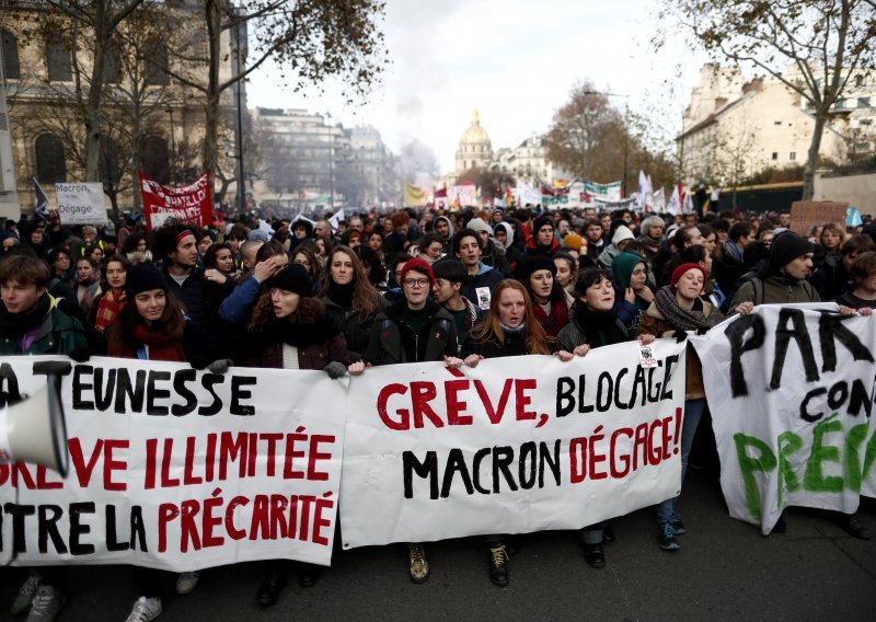 Deveti dan štrajka u Francuskoj, vlada poziva na pregovore