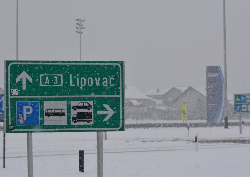 Zbog olujnog vjetra zatvorena A1 između Sv. Roka i Posedarja