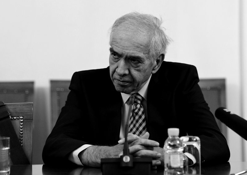 Preminuo Željko Rohatinski