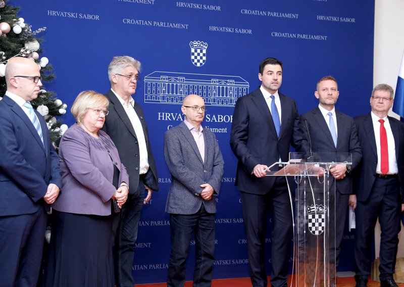 Oporba: Izbori su prekretnica između građanske i ekstremno desne Hrvatske