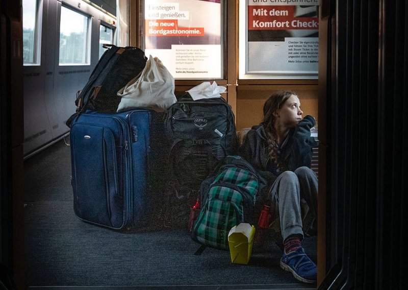 Greta Thunberg se požalila da mora sjediti na podu vlaka, Njemačke željeznice joj suptilno spustile: Kako je bilo u vagonu prvog razreda?