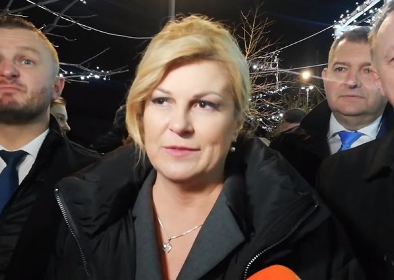 [VIDEO] HDZ-ov župan 'gasio' Škorinu pjesmu za posjeta Grabar-Kitarović Kutini