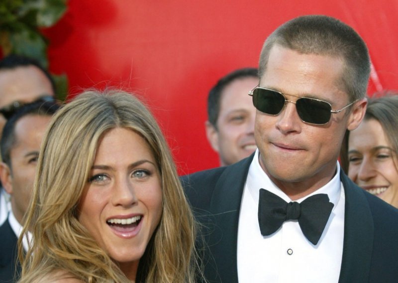 Jennifer Aniston priredila božićni tulum za pamćenje, među uzvanicima je bio i Brad Pitt