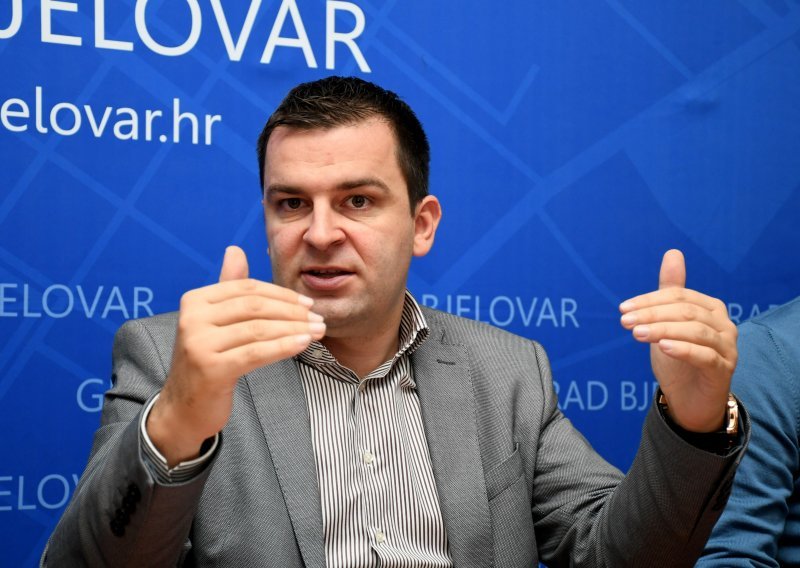 Bjelovarski SDP prozvao gradonačelnika da štiti nasilnog vijećnika i taji koaliciju s Bandićem