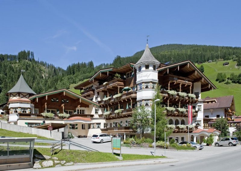 Gost pobijedio na sudu austrijski hotel koji je u predvorju imao fotografiju 'nacističkog djedice'