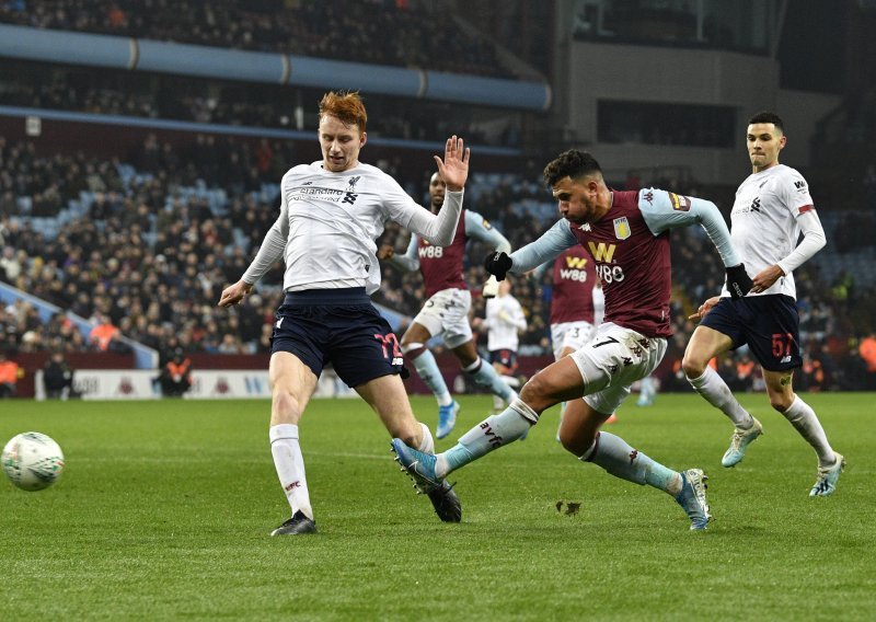 Aston Villa iskoristila priliku i razbila Liverpool; 'redsi' su igrali s najmlađom postavom u povijesti