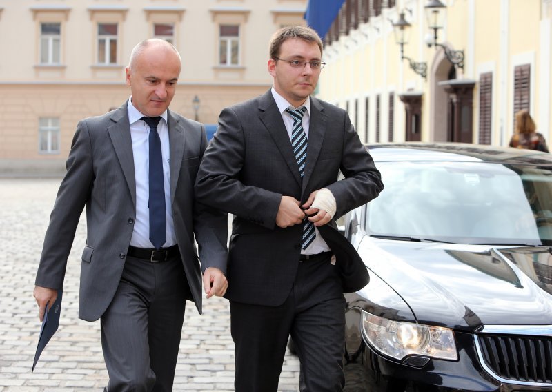 Glavašević i Fred Matić u duetu spustili predsjednici: I vi ste izbjegli rukovanje u Vukovaru. Nemate kućnog odgoja!