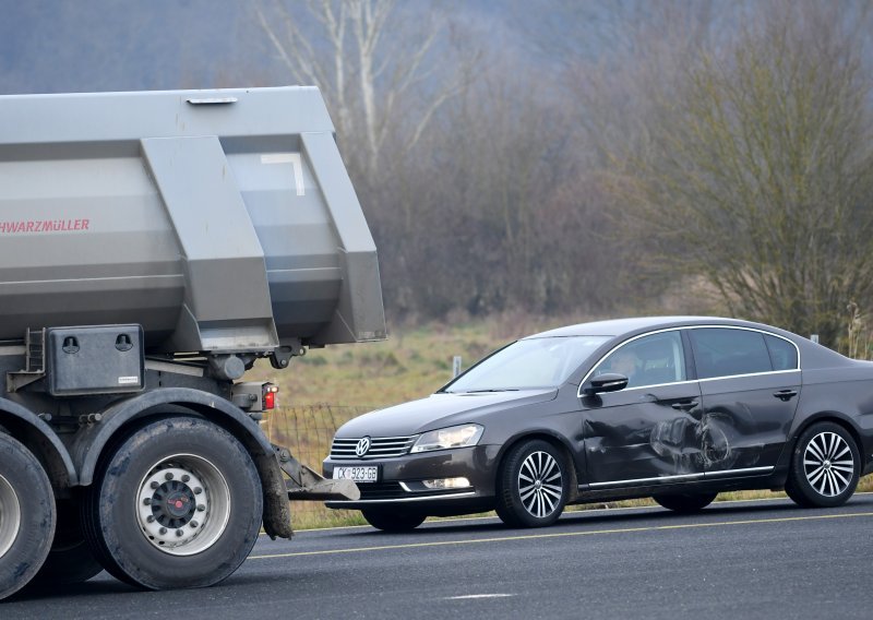 Automobil međumirskog župana Matije Posavca imao 'bliski susret' s kamionom