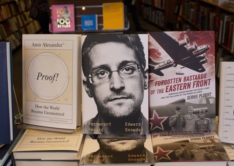 Edward Snowden neće ništa zaraditi na svojim memoarima, ali znamo tko hoće