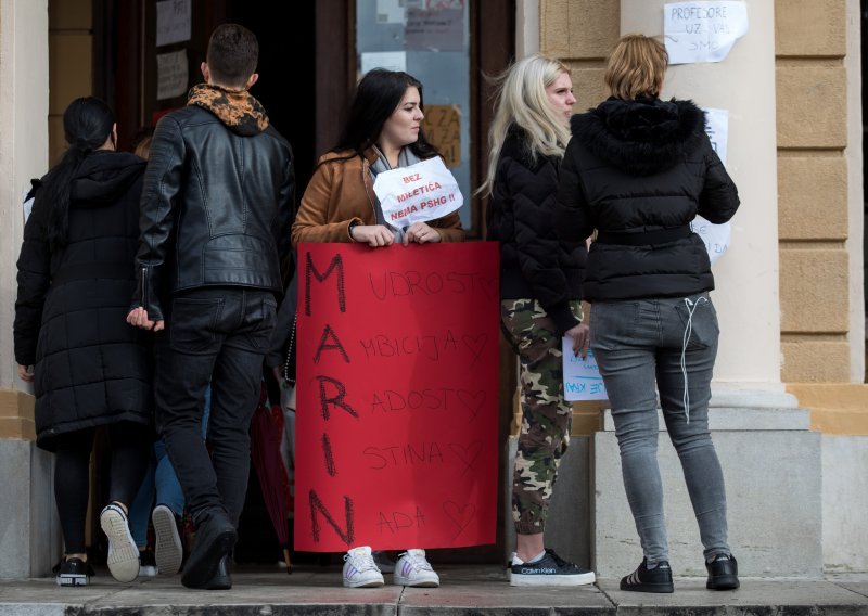 Prosvjed gimnazijalaca u Rijeci: Uzeli ste praznike, sad i Marina, što je sljedeće!