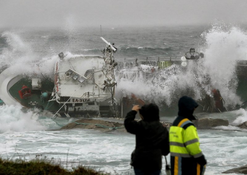 Nakon oluje Elsa stigla druga meteorološka nepogoda nazvana Fabien i udarila na Europu, osam poginulih