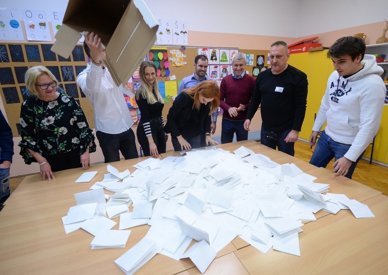 Tiskaju se glasački listići za drugi izborni krug 5. siječnja