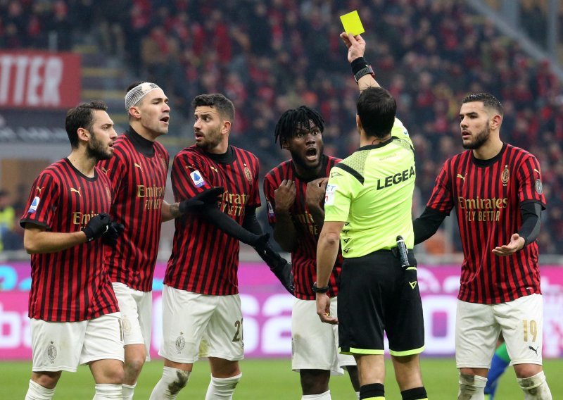 Navijači Milana poludjeli kada su vidjeli što su igrači napravili nakon što ih je osramotila Atalanta: Boban i društvo moraju oštro reagirati