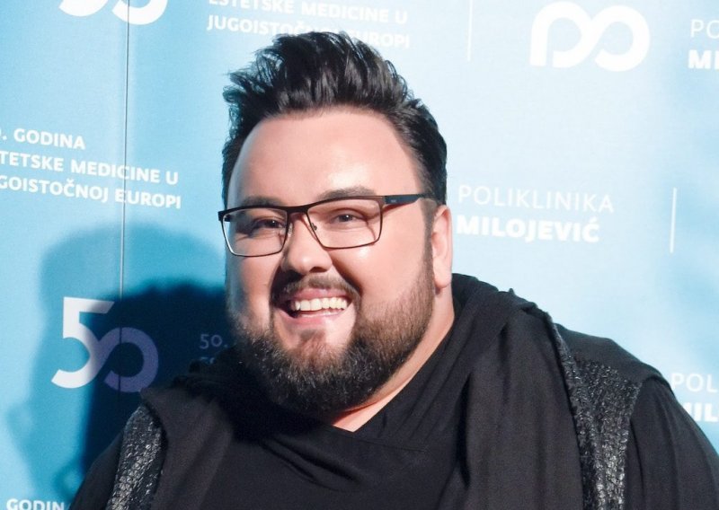 Jacques Houdek o Škori: 'Meni je bila iznimna čast podržati čovjeka u čije namjere vjerujem'