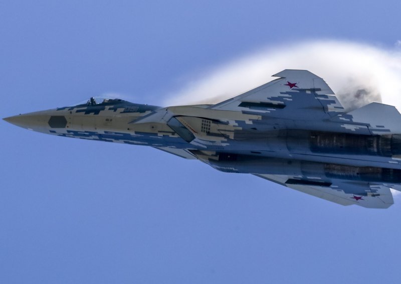 Tijekom testiranja srušio se avion pete generacije i ponos ruske avijacije Su-57