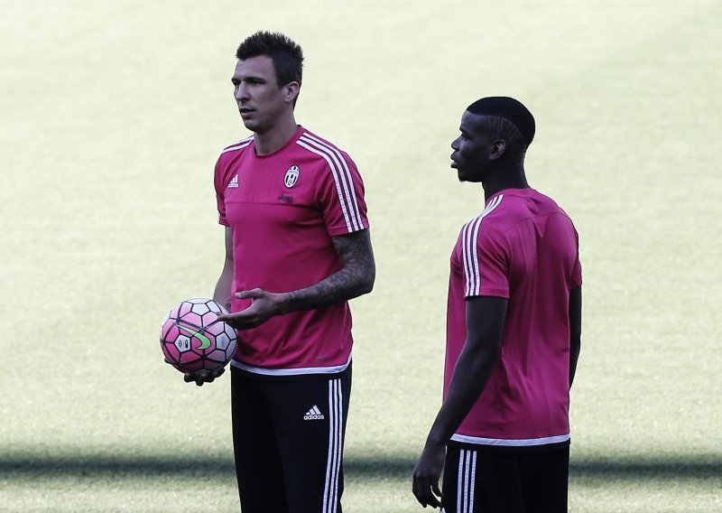 Paul Pogba ponovno napušta ManUtd i opet prelazi u Juventus; je li se Mandžukić zaletio odlaskom u Katar?