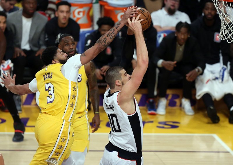 Ivica Zubac pokazao Lakersima kakvu su grešku napravili, pustivši ga u redove gradskog rivala
