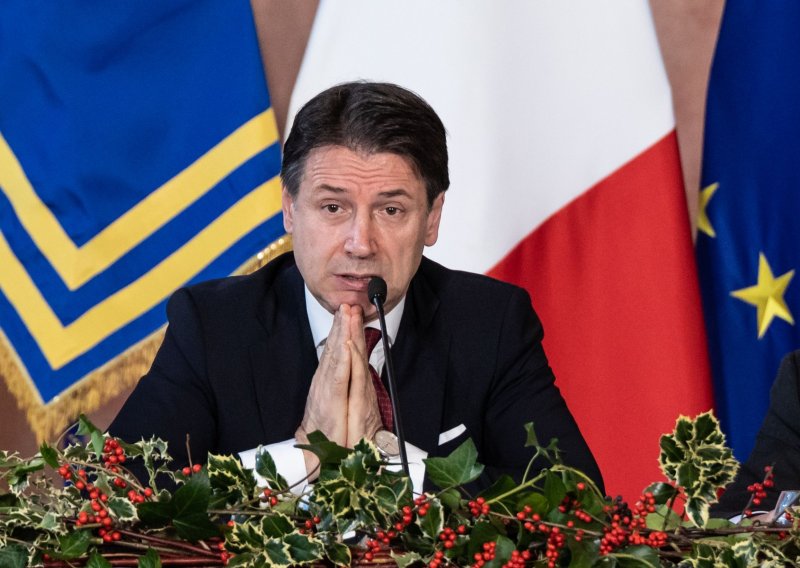 Conte imenovao nove ministre, najavio reforme za 2020.