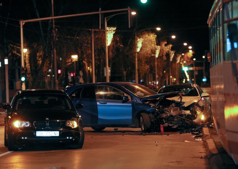 U Osijeku se sudarila četiri automobila, nema teže ozlijeđenih