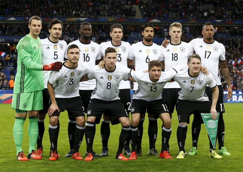 Zbunjeni njemački nogometaši noć proveli na stadionu