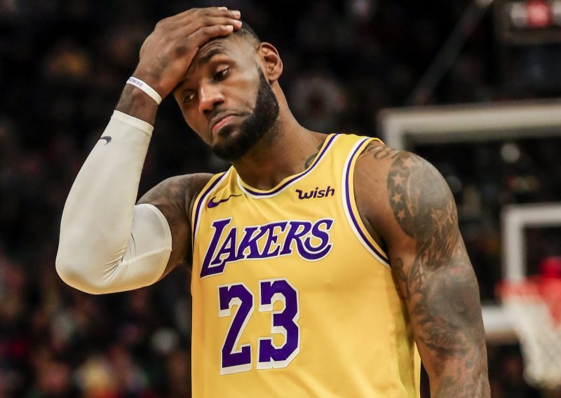 LeBron James ostao u šoku nakon stravičnog pada na leđa Luke Dončića; posljedice su se vidjele