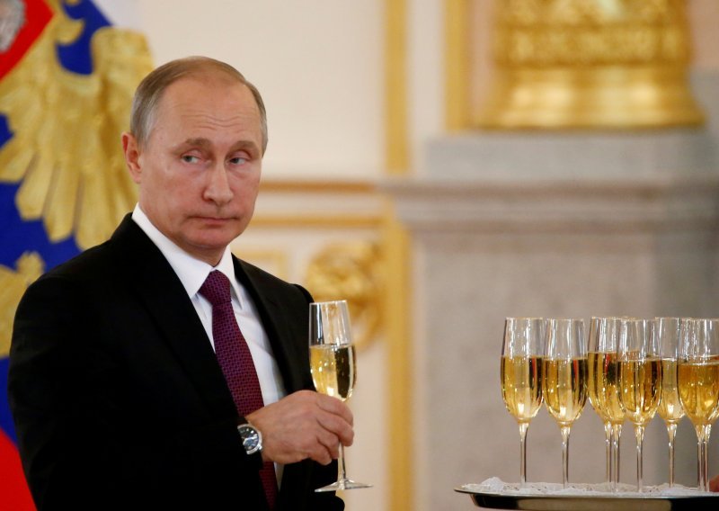 Putin ne ide na Castrov pogreb