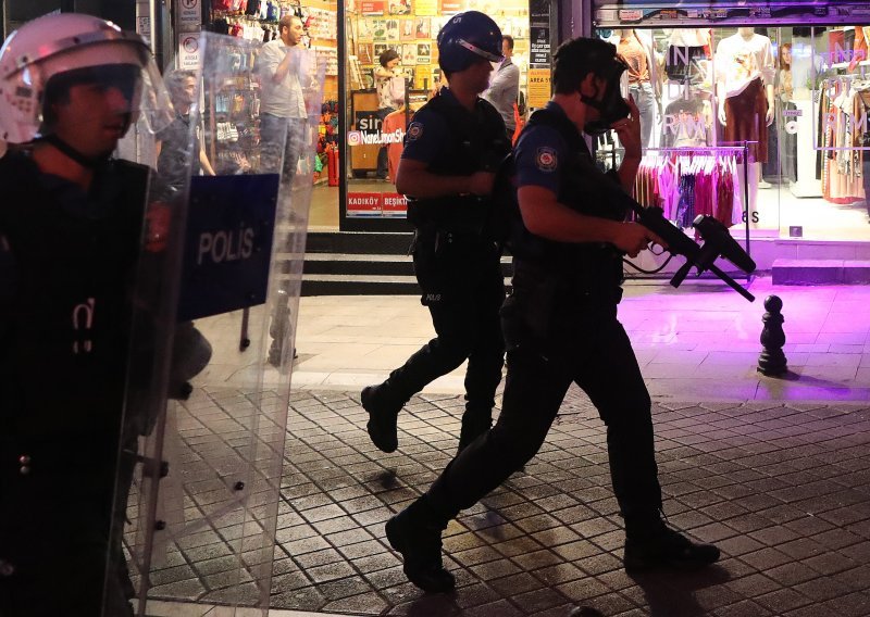 Turska provela veliku operaciju uhićenja uoči Nove godine