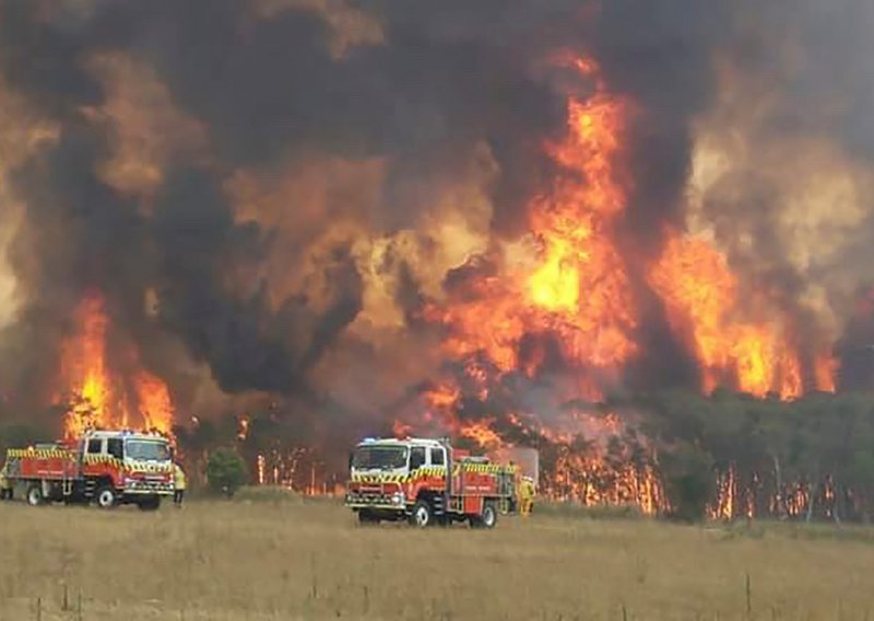 U požarima u Australiji spaljeno 200 kuća