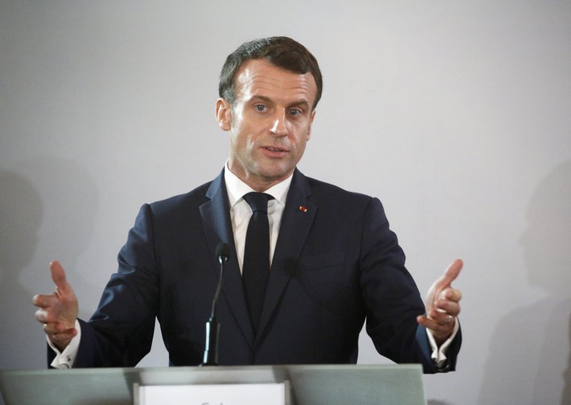 Macron u novogodišnjoj čestitki: Shvaćam koliko donesene odluke mogu nekoga povrijediti te izazvati strah i protivljenje